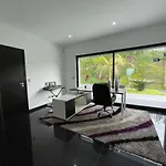 Vivenda Luxuosa Вилла *