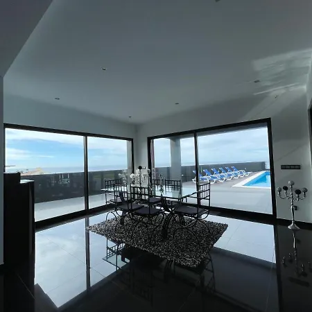 Vivenda Luxuosa * Feteiras