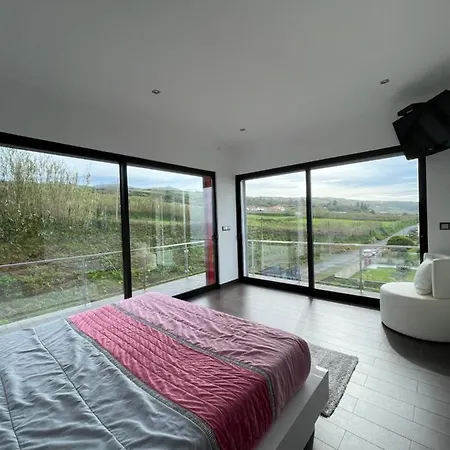 Vivenda Luxuosa * Feteiras