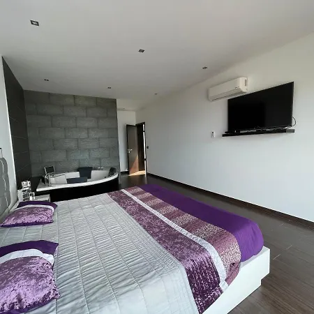 Vivenda Luxuosa *
