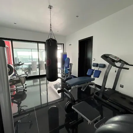 Vivenda Luxuosa * Feteiras