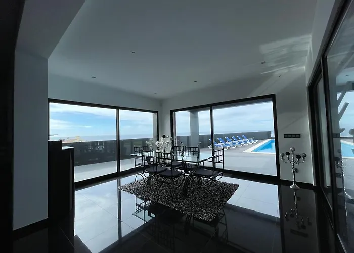 Vivenda Luxuosa * Feteiras