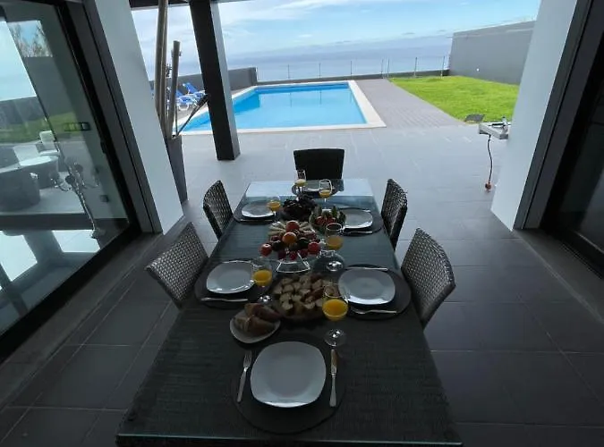 Vivenda Luxuosa * Feteiras