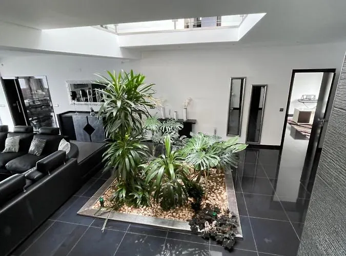 Vivenda Luxuosa ヴィラ *