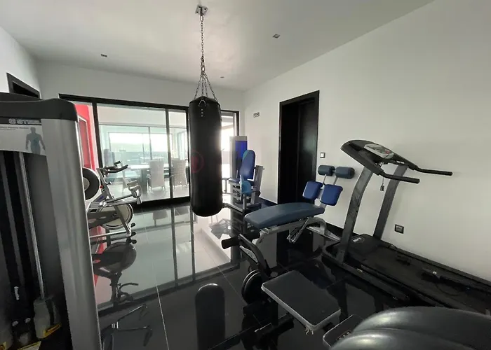 Vivenda Luxuosa * Feteiras